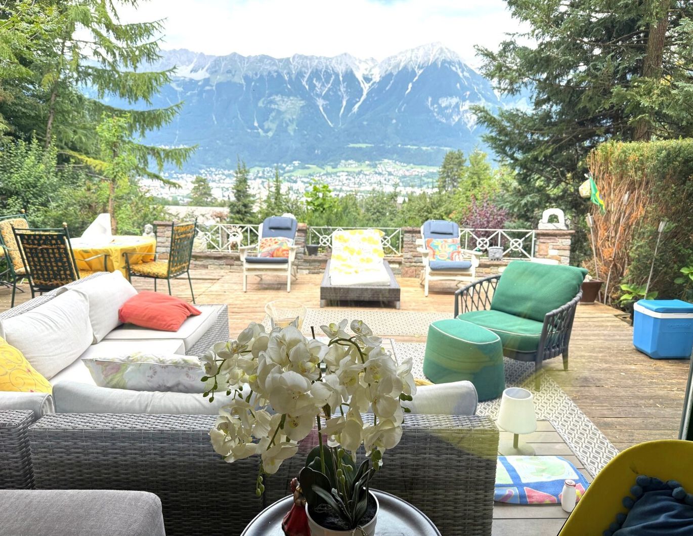 Traumhafte 6-Zimmer-Wohnung mit großem Garten in Aldrans