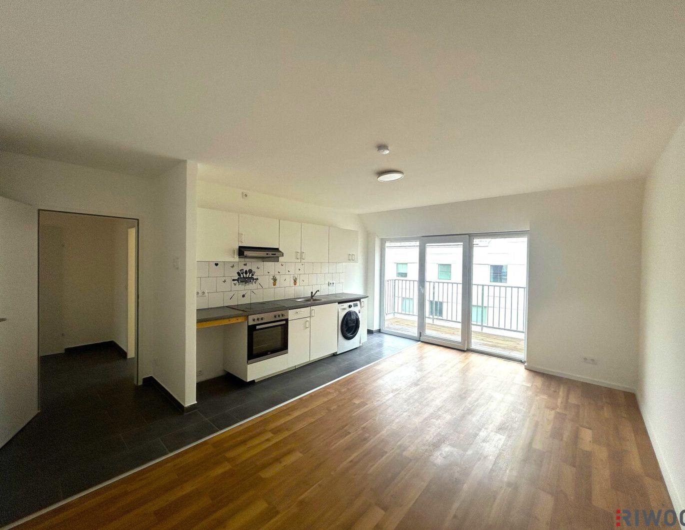 Balkonwohnung im Dachgeschoss - 3 Zimmer mit Wohnküche - Nähe Quellenstraße und Matzleinsdorfer Platz