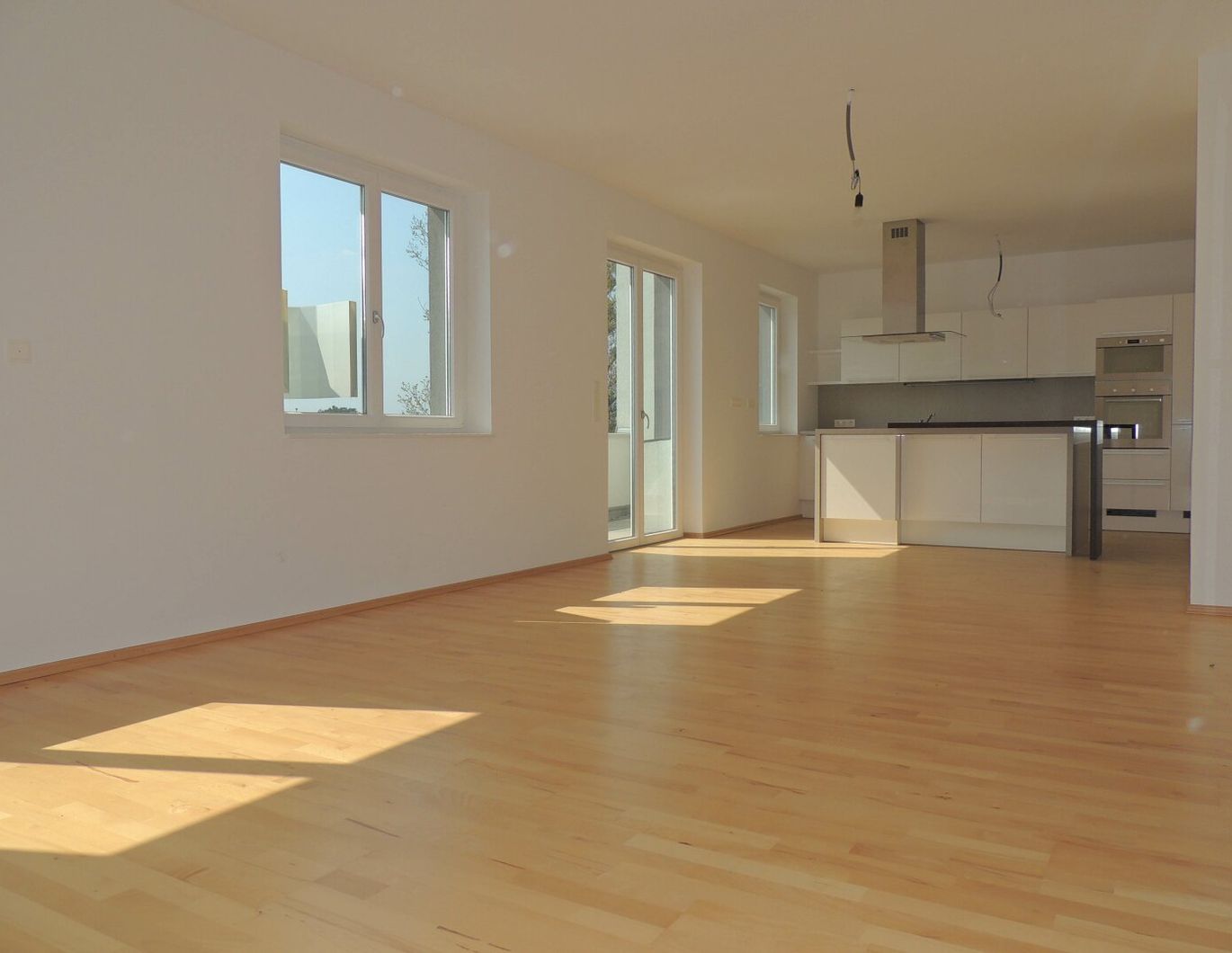 Sonnige 4-Zimmer Wohnung Nähe Badeteich