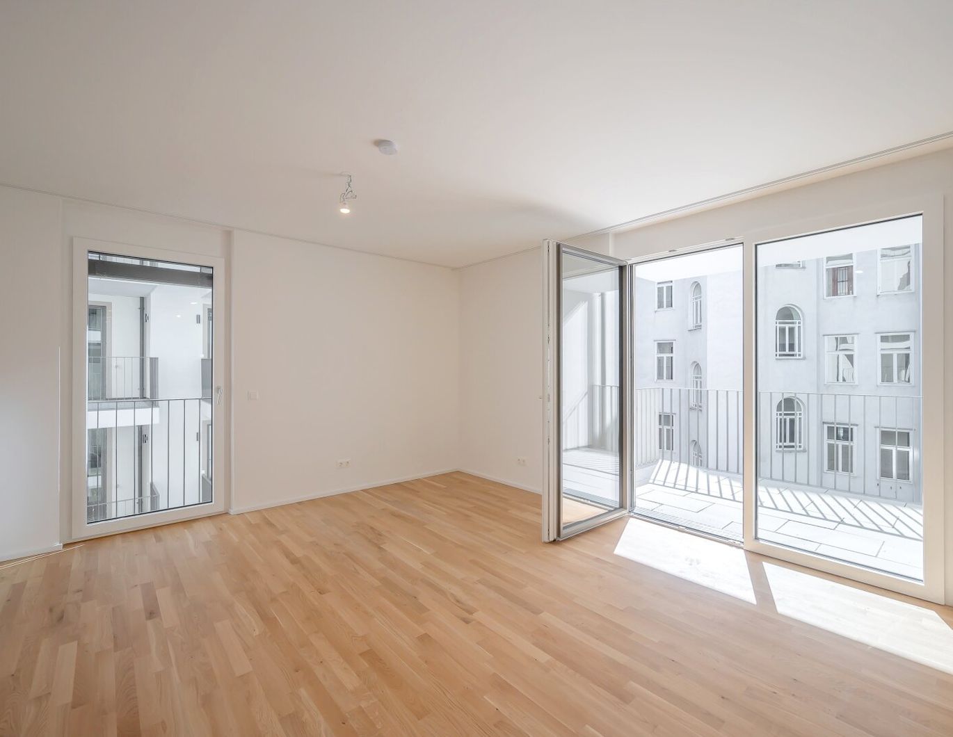 ASG IV-Qualitatives Wohnen in urbaner Lage: hochwertiger 3-Zimmer ZWEITBEZUG mit Balkon! Provisionsfrei