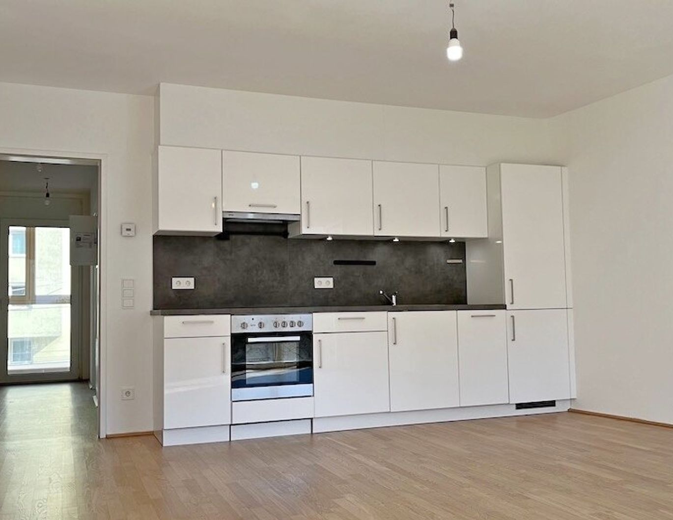 2-Zimmer NEUBAU Wohnung mit Balkon und Loggia! ab sofort