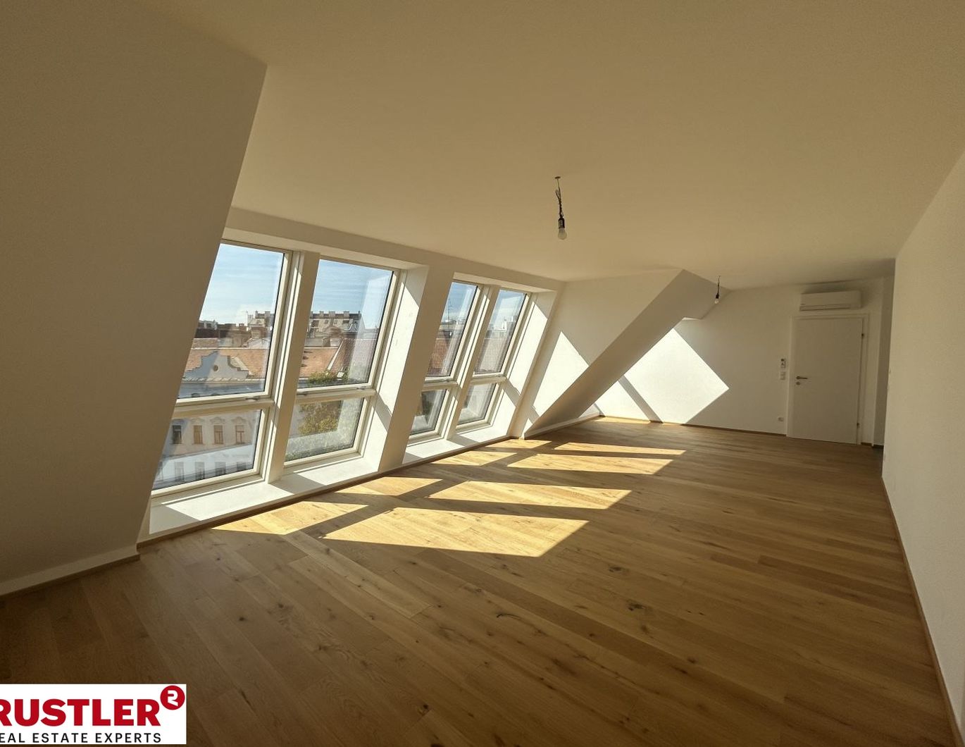 DACHGESCHOSSTRAUM AM CZERNINPLATZ 5 - EXKLUSIVES WOHNEN ÜBER DEN DÄCHERN DES 2. BEZIRKS