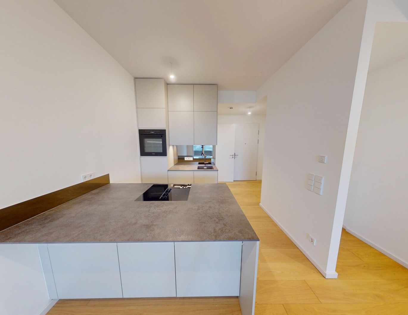 3m Raumhöhe im Neubau mit Luxusküche | U2 | XL-Balkon