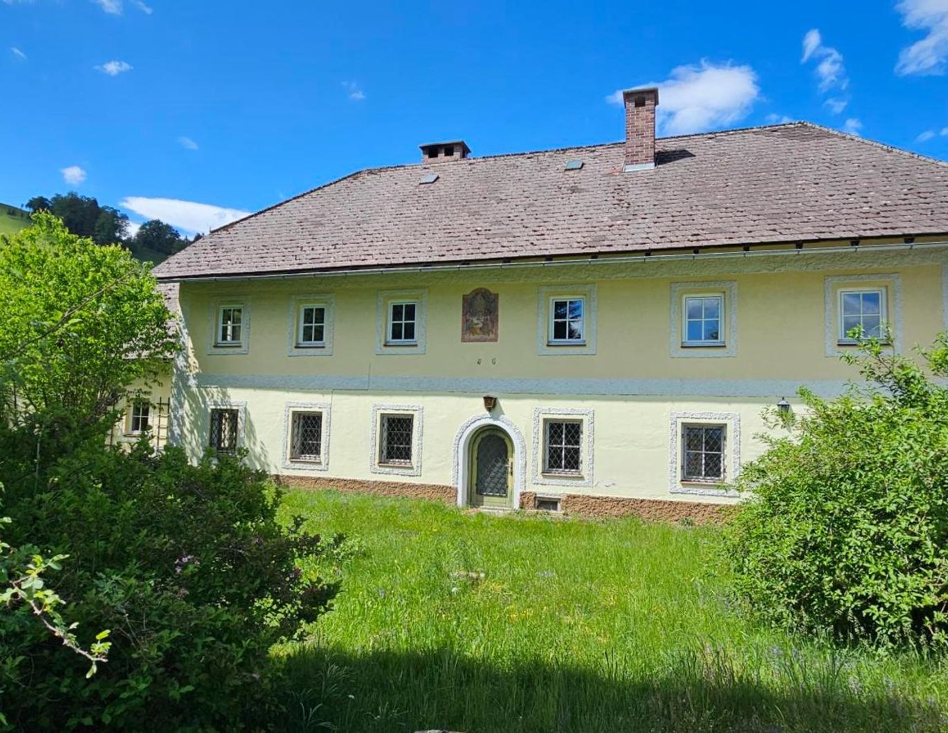 Großzügiges Wohnhaus mit wunderschönen Gewölben und Kachelöfen in Großraming!