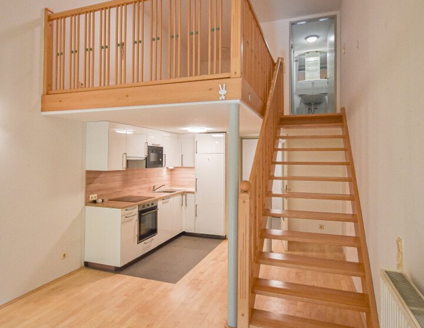 Wunderschöne Galerie-Wohnung mit Garten und neuer Küche nähe U4 Braunschweiggasse