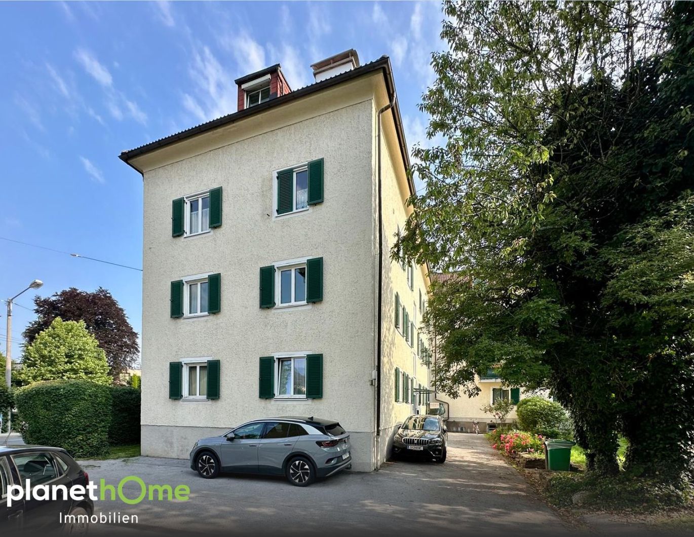 Zentrale Dachgeschosswohnung mit vielfältigen Nutzungsmöglichkeiten