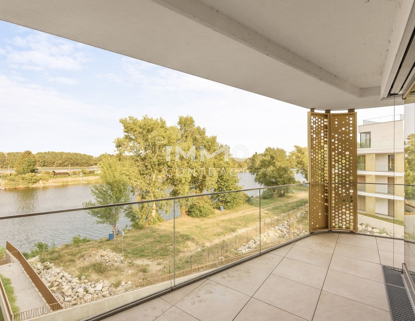 WOW! LUXUS PUR - Elevate your Lifestyle - 1. Reihe am Wasser inkl. Welnessbereich