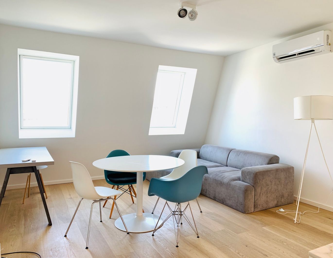 Chic & cosy- Dachgeschoßwohnung beim AKH