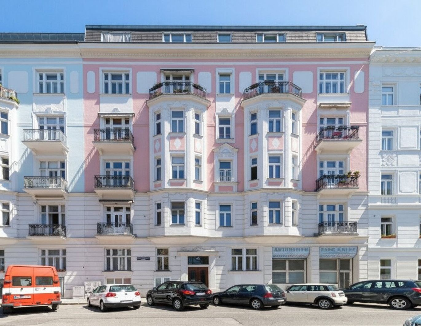 ERSTBEZUG nach Generalsanierung: Elegante und ruhige 4,5 Zimmer Altbauwohnung mit Grünblick nähe Hundertwasser Haus