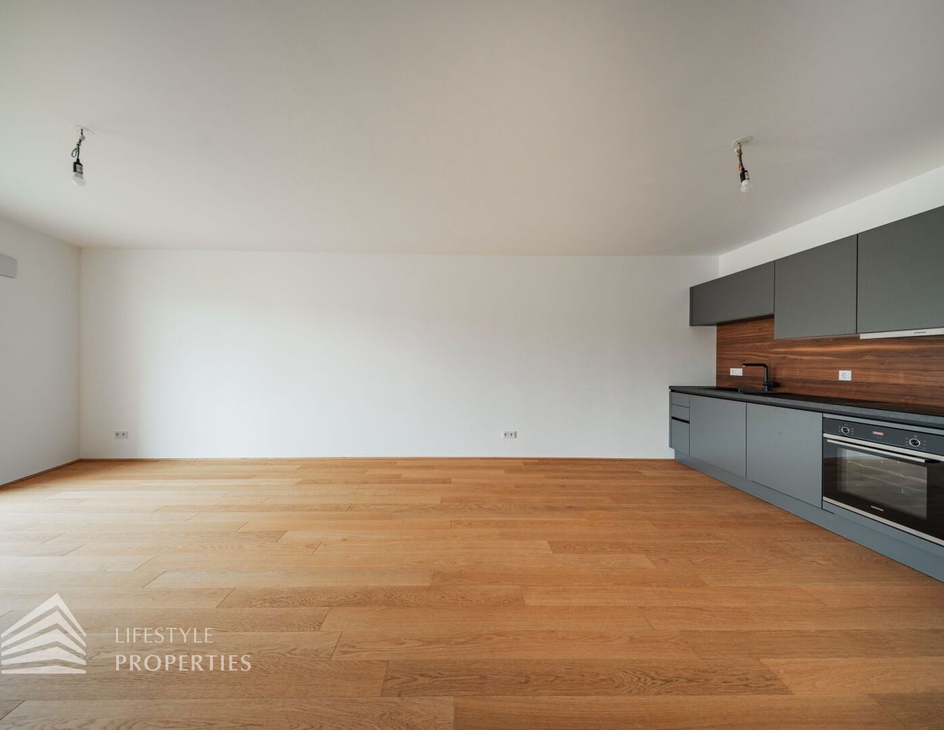 Heller 2-Zimmer Erstbezug mit Balkon, Nähe Alte Donau