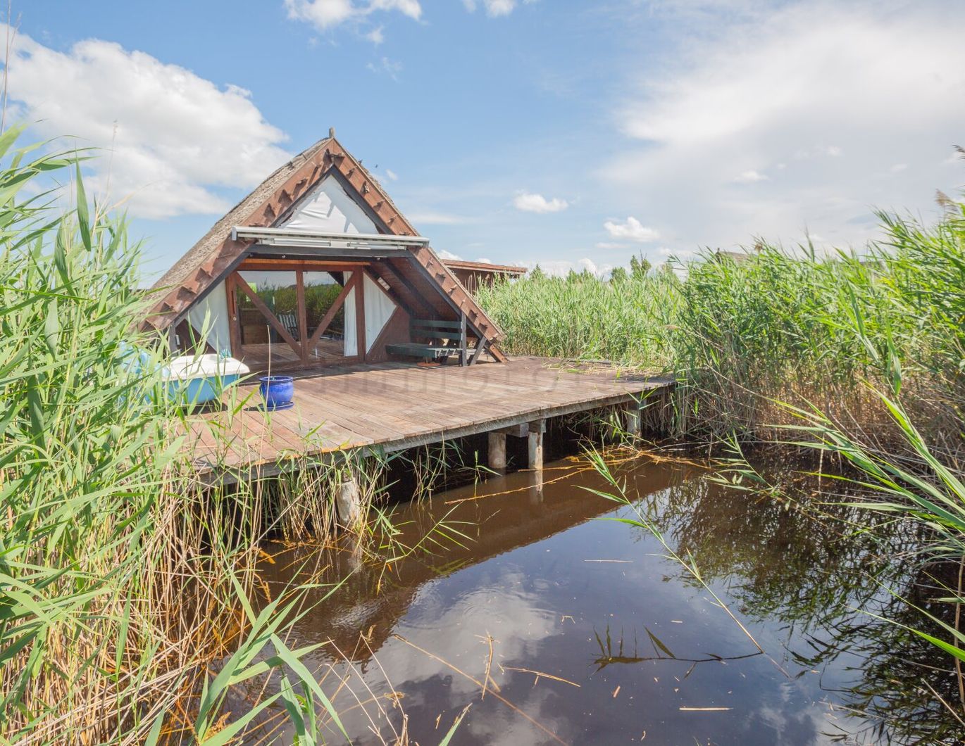 Sonnige und gepflegte Seehütte mit Landzugang in der Romantika I