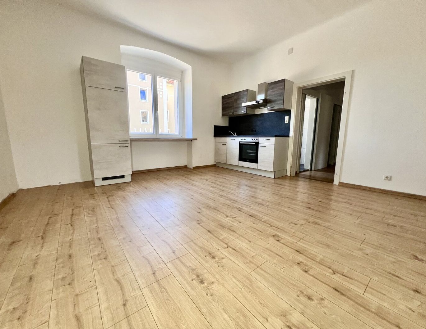 Moderne Erdgeschosswohnung in Judenburg: ca. 80m², Parkplatz und möblierte Küche!