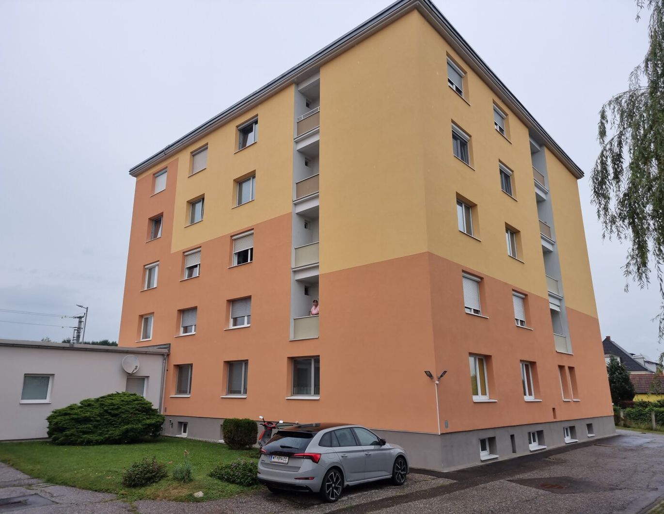 Gepflegte 2-Zimmer-Wohnung mit Loggia in zentraler Lage!