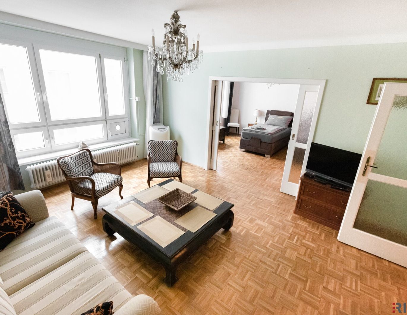PRINZ EUGEN-STRASSE / SÜD-BALKON IN DEN INNENHOF / GEGENÜBER SCHLOSS BELVEDERE