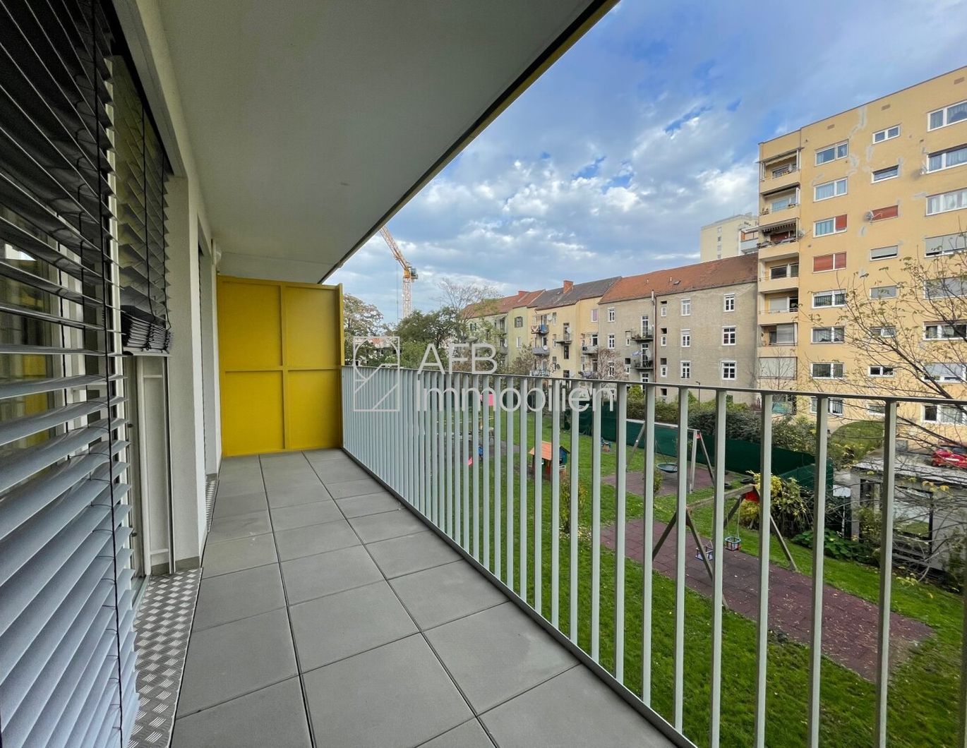 4-Zimmer Genossenschaftswohnung mit großem Balkon - super 3er-WG geeignet