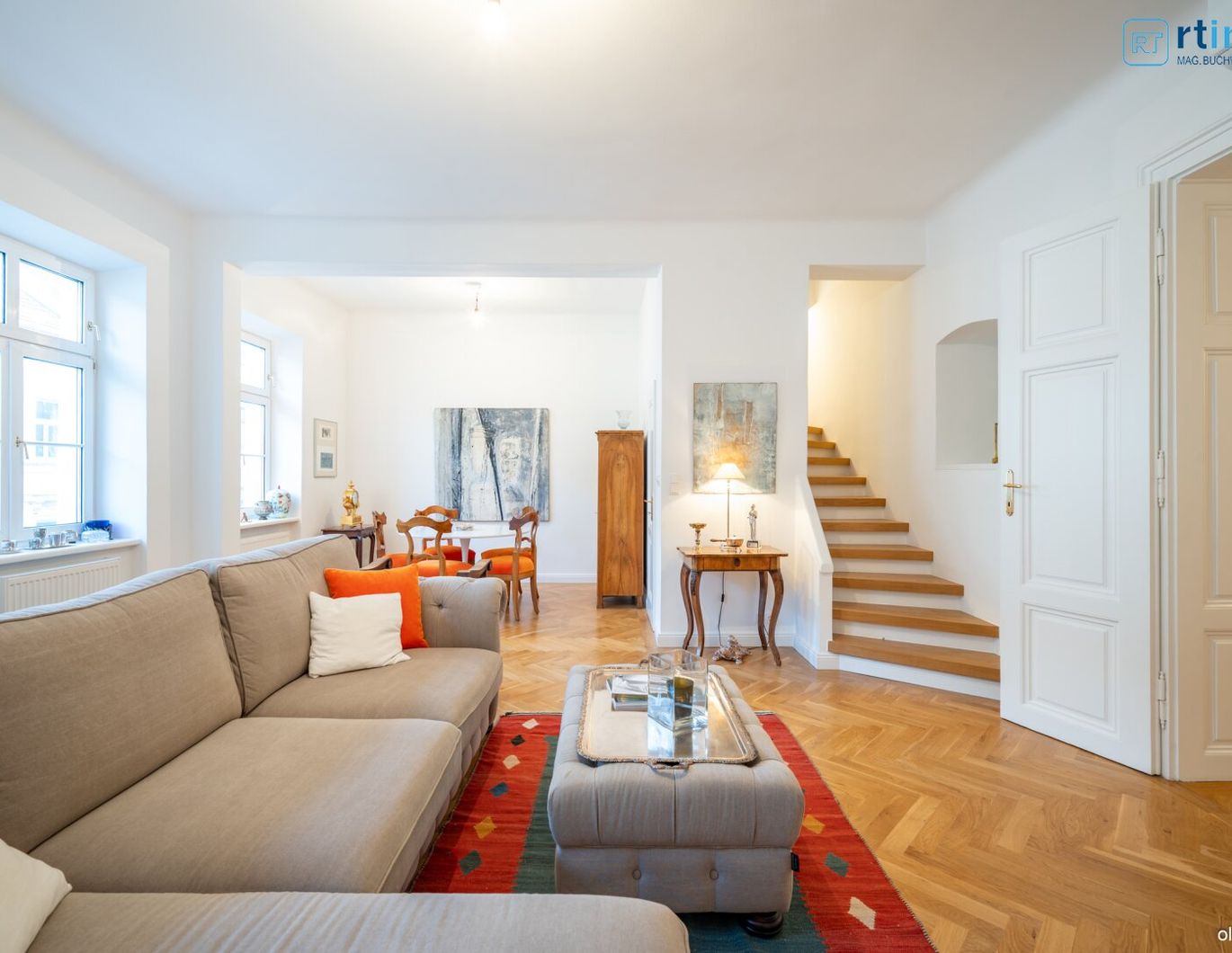 EDLE 5-ZIMMER DACHGESCHOSSWOHNUNG mit TERRASSE und AIRCONITION , Neuwertig