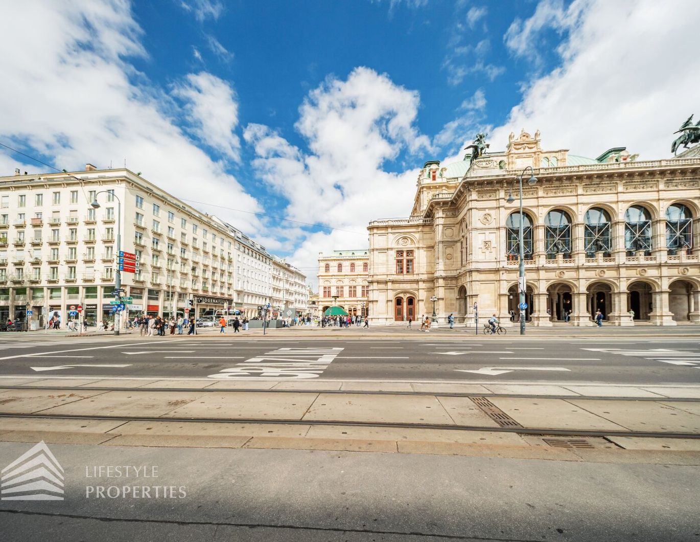 Charmante Garconniere in Toplage - vis-à-vis der Wiener Staatsoper