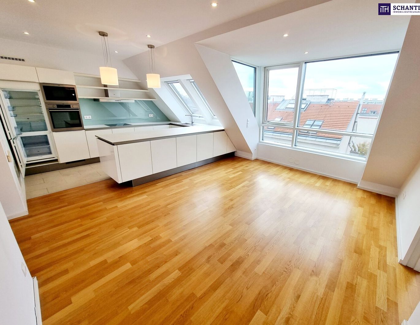 WOW! Lichtdurchflutete Traumwohnung mit hofseitiger Terrasse! Neues Lebensgefühl im Dachgeschoss mit perfekter Raumaufteilung + Kamin + Ideale öffentliche Anbindung! Jetzt zugreifen!