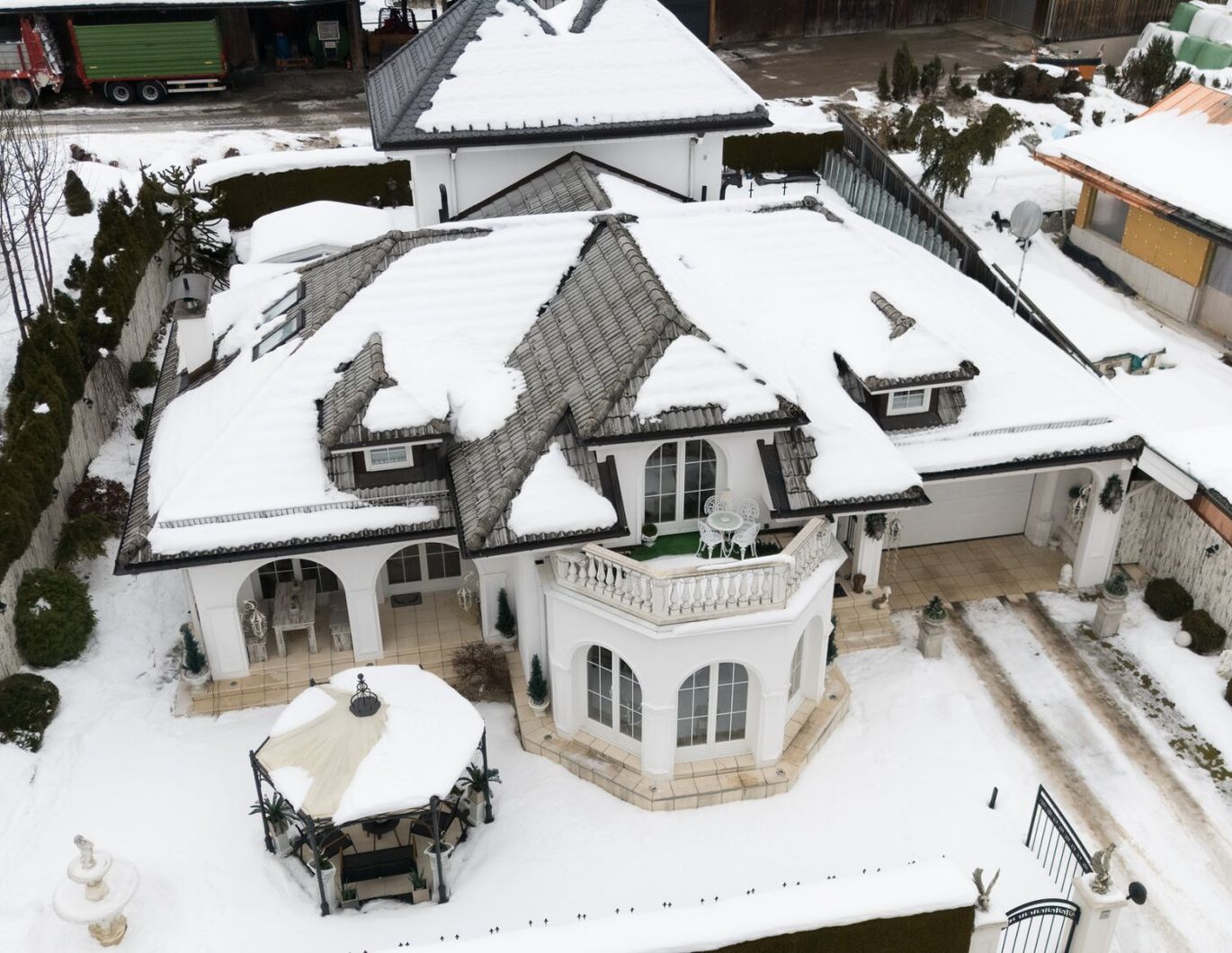 PERTISAU AM ACHENSEE - Luxus pur: Stilvolle Villa mit atemberaubenden Ausblick auf die Tiroler Bergwelt zum Verkauf