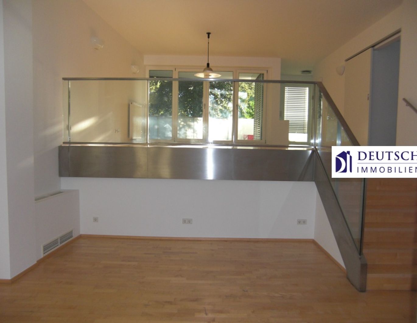 5 Zimmer Terrassenwohnung Endstation Bus 40A / Peter Jordanstraße