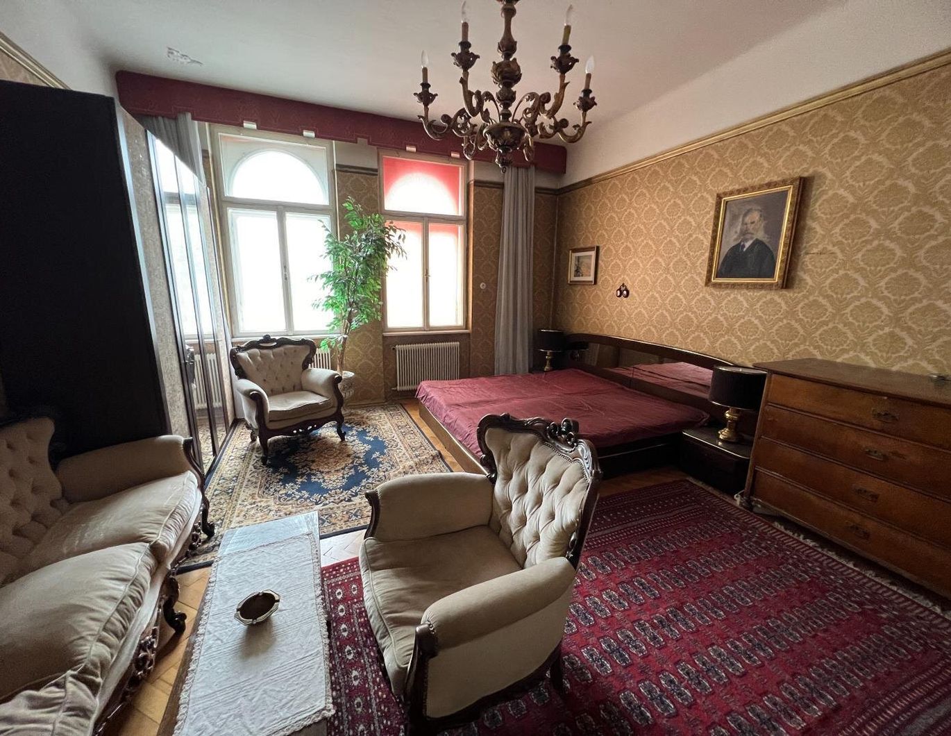 Historische Stadtvilla mit bewilligtem Erweiterungsprojekt in 1A Lage in Wels Zentrum, Bahnhofstraße