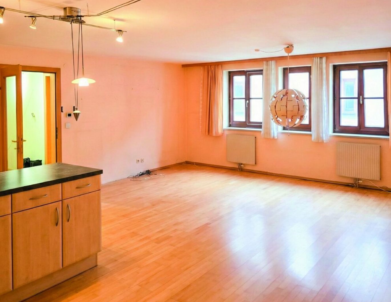 Neubau am Hauptplatz | XL-Wohnküche | Ruhelage