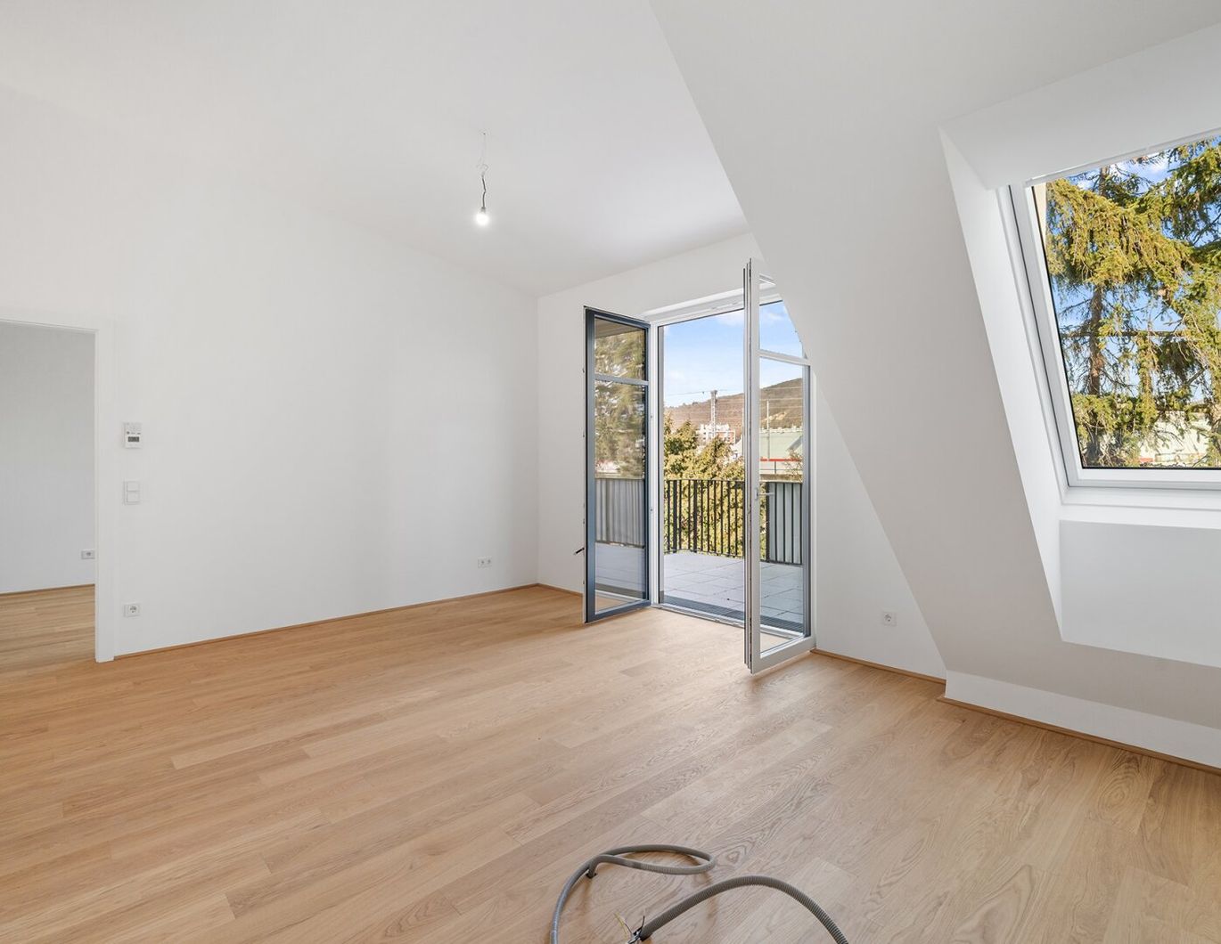 ERSTBEZUG 4 Zimmer DG-BALKON-Wohnung - Qualität auf höchstem Niveau - Hietzing / Hacking