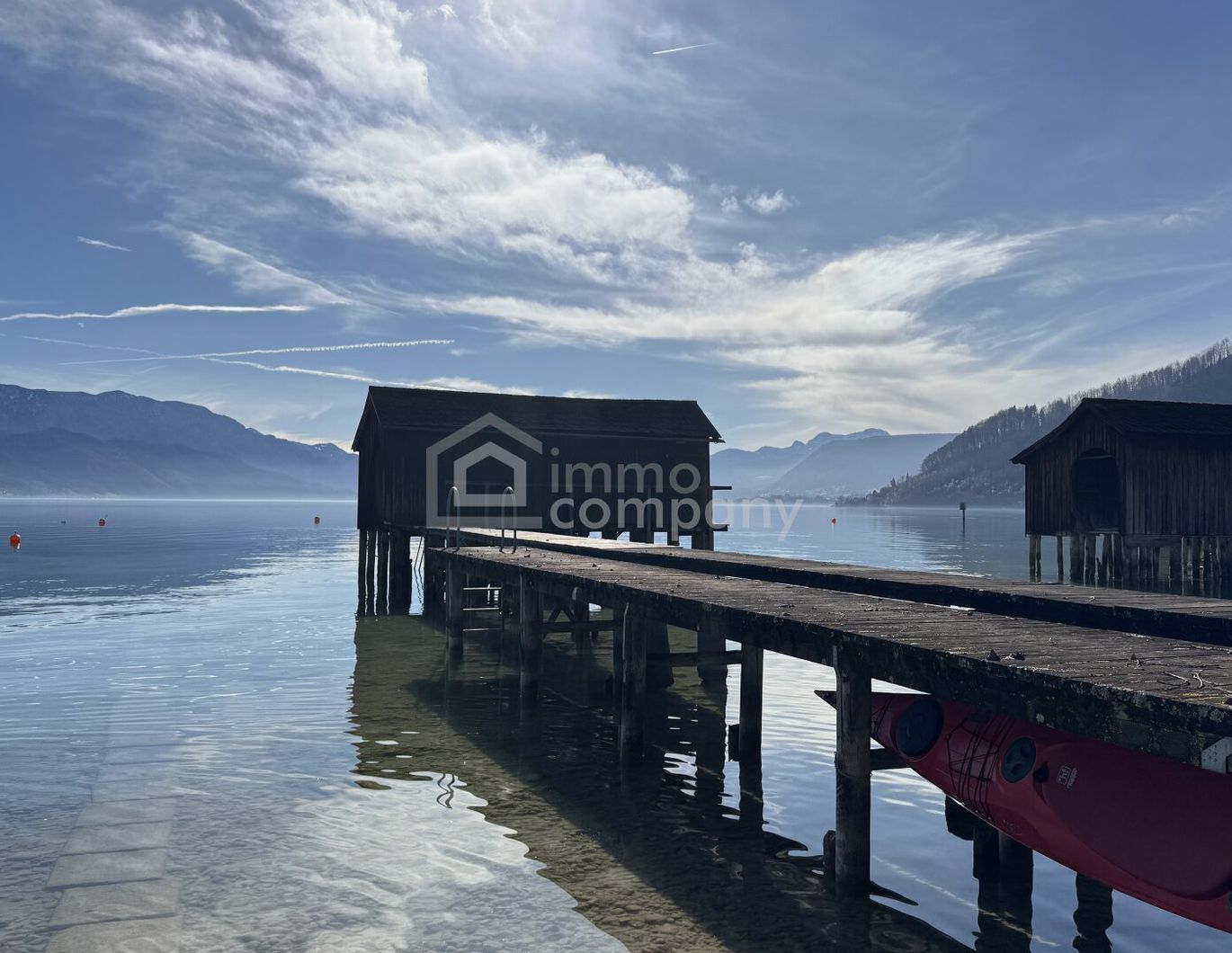Wohnhaus mit Attersee-Seeblick und Seezugang in Litzlberg/Seewalchen, 2 Wohneinheiten.