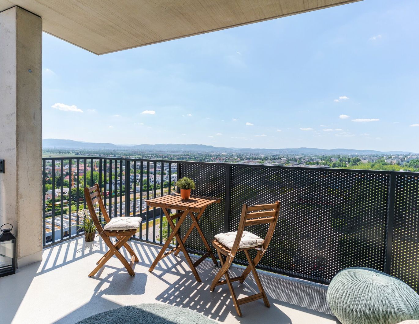 All inclusive direkt an U1! - Einkäufe direkt in den Kühlschrank? In den TABA Tower Serviced Apartments ist das möglich! AB MITTE JULI 2026