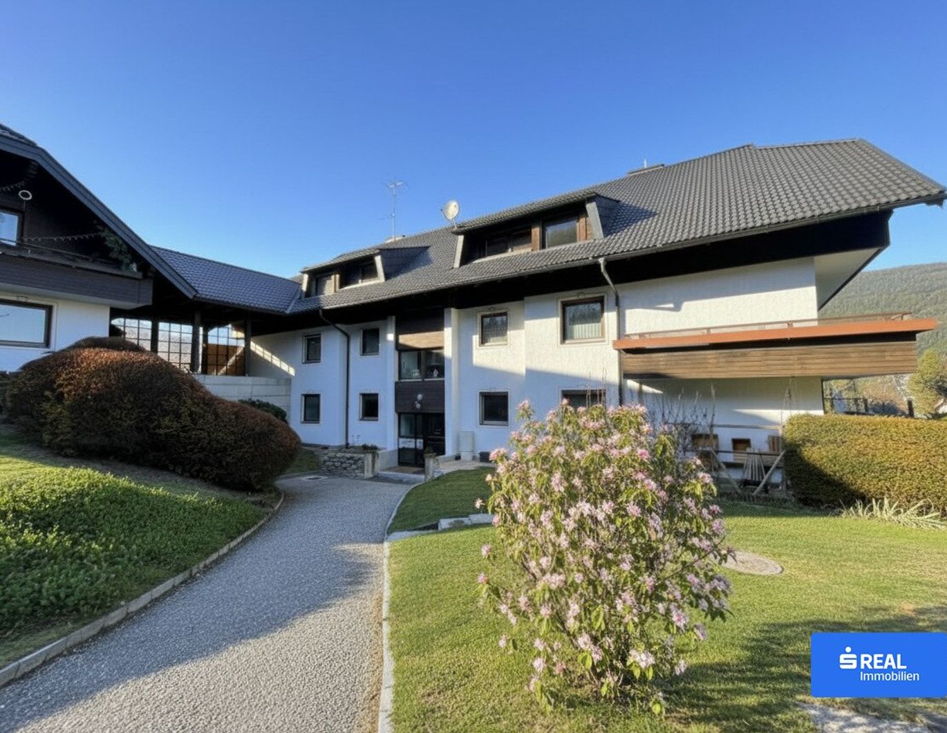 Geräumige 4-Zimmer-Wohnung in Alt-Ossiach mit Balkon und Seeblick
