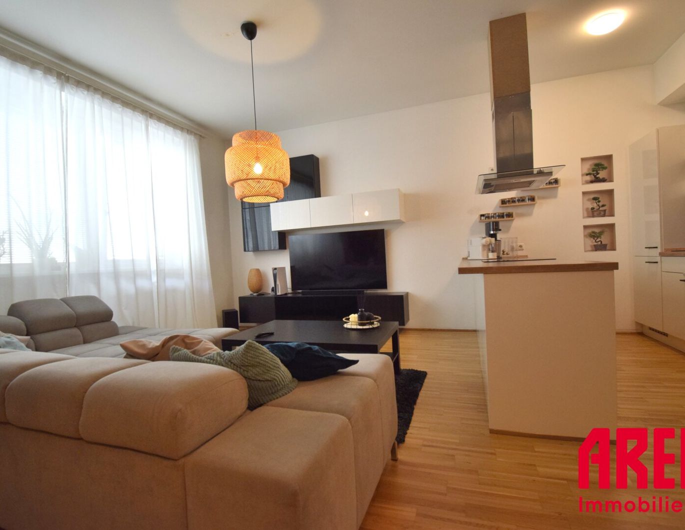 HELLE 2 ZIMMERWOHNUNG MIT BALKON - TOP 03