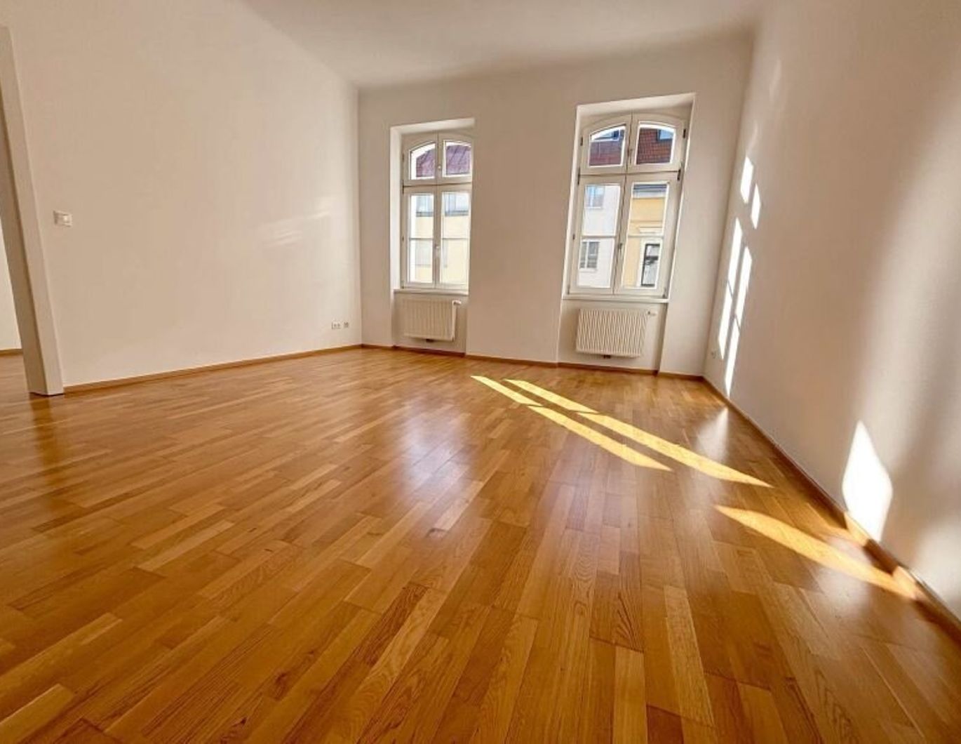 Zauberhaft! Zwei Zimmer Altbauwohnung Nähe U3 Kardinal Nagel Platz