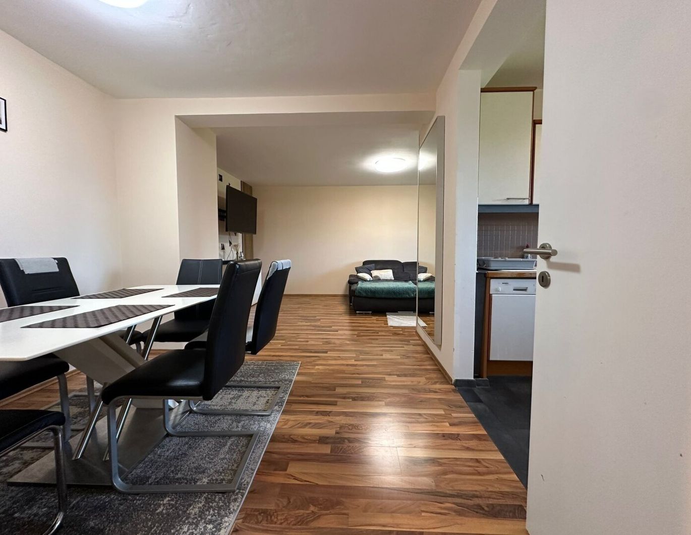 3-Zimmer-Wohnung mit Carport - Top Zustand & perfekte Lage