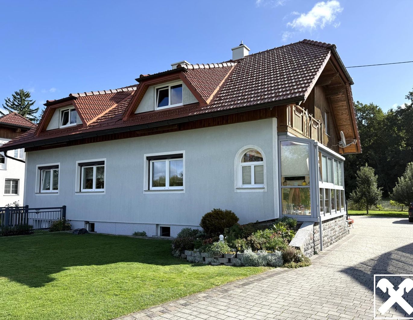 Gemütliches Eigenheim mit Wintergarten und kleiner Grünoase