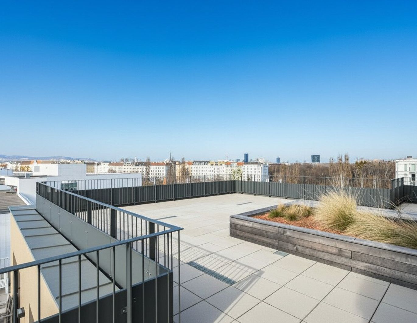 IU | Traumhafte 3-Zimmer Wohnung mit atemberaubender 144 m² großen Terrasse