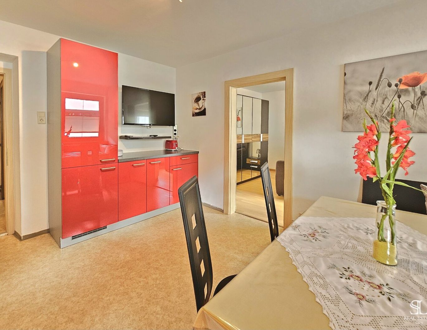 Helle 3-Zimmer-Wohnung mit Balkon und Bergblick