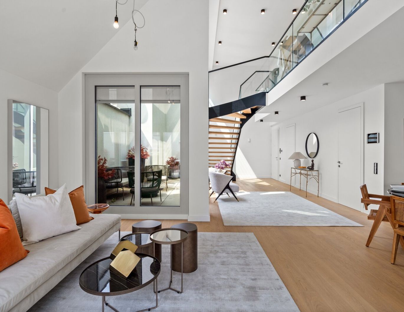 Werder Six: Ihre Penthousewohnung mit 3 Terrassen und Atrium