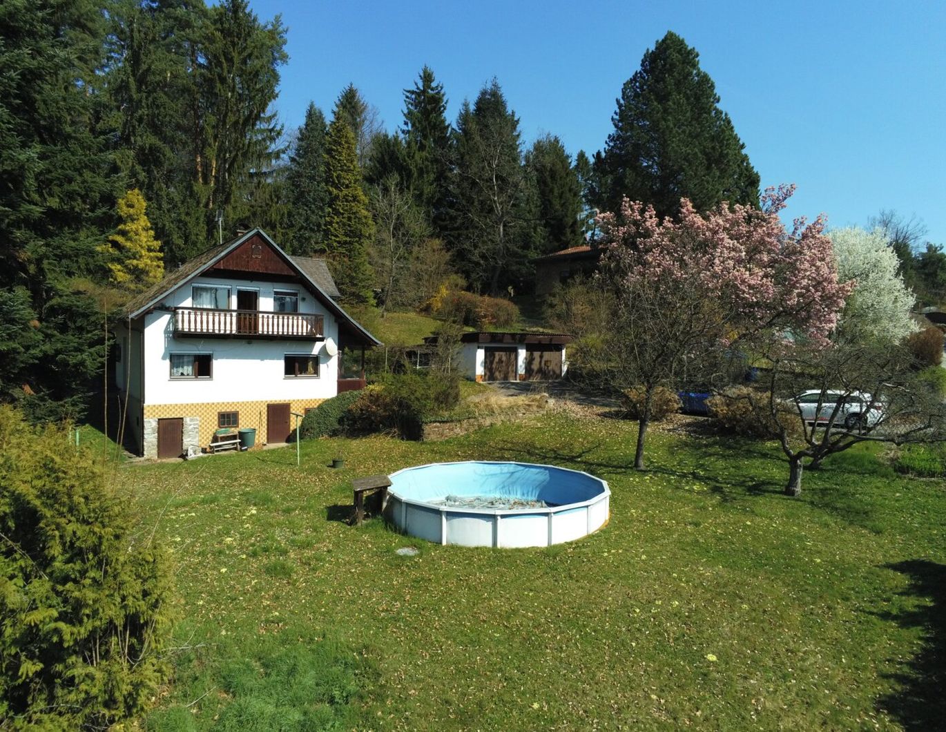 Einfamilienhaus auf ca. 2.200m² Baugrund, Sackgassenende, Waldrand, Ruhelage.