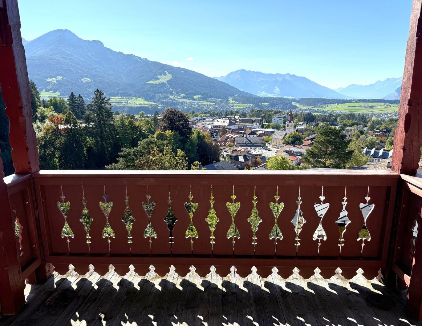 IGLS: 6-Zimmer-Dachgeschoßwohnung mit Ausblick