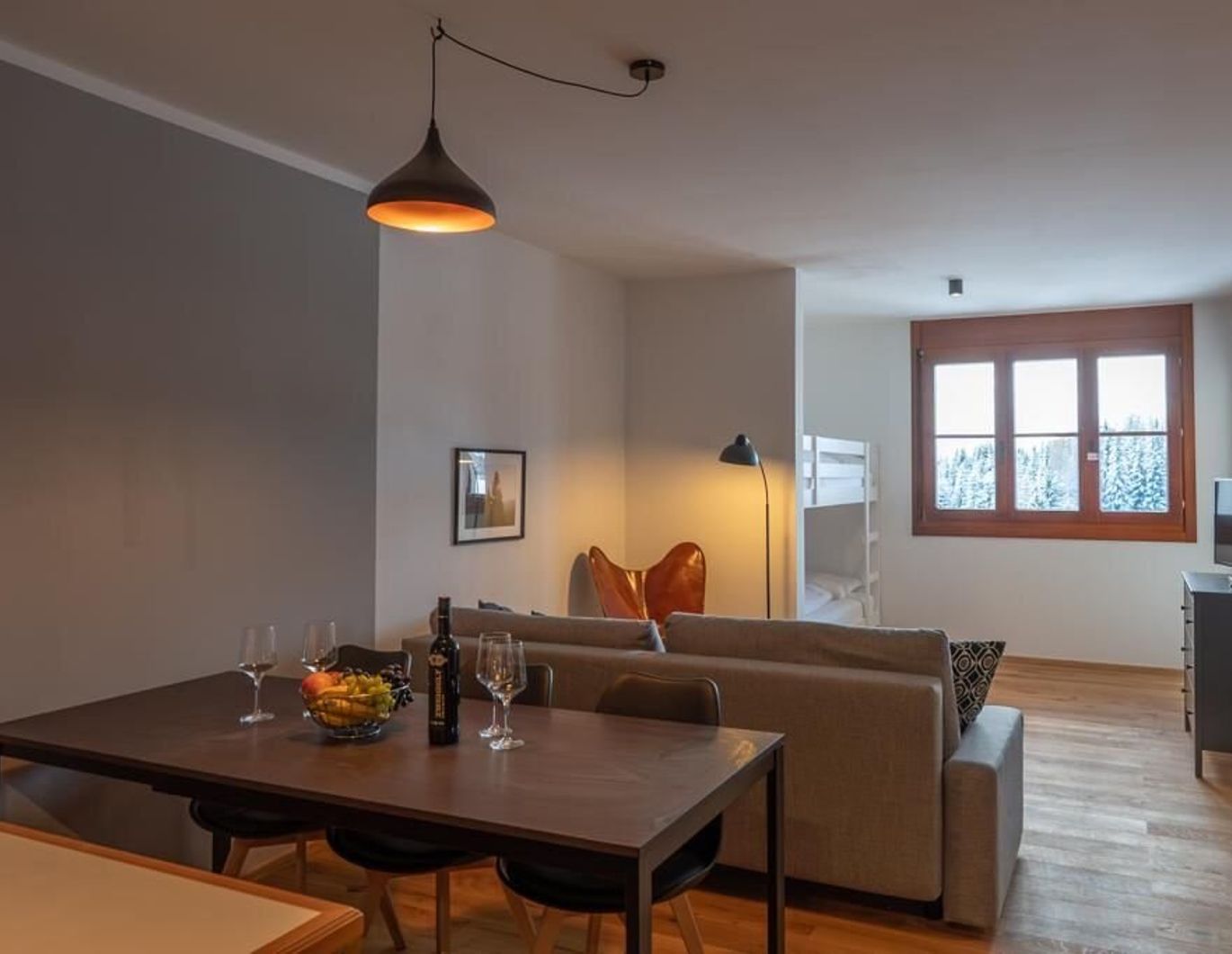 SONNENBERG GERLITZEN! WOHNUNG MIT HERRLICHER AUSSICHT! MIT TIEFGARAGE! TOURISTISCHE VERMIETUNG MÖGLICH!