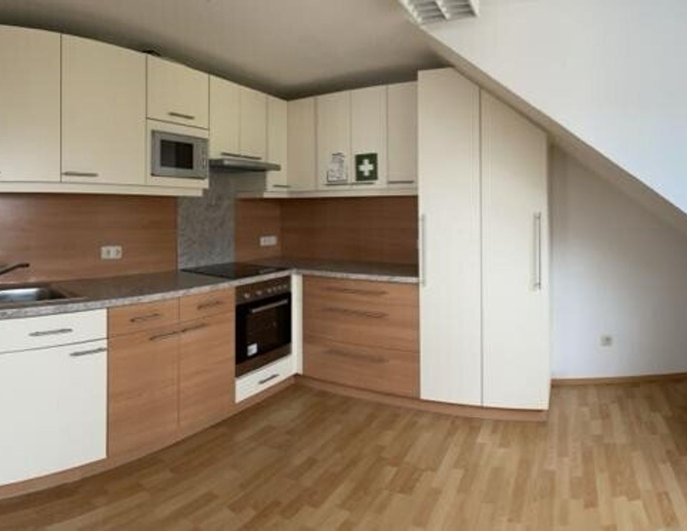 Geräumige, modernisierte 3-4-Zimmer-Wohnung im Herzen der Lipizzanerheimat