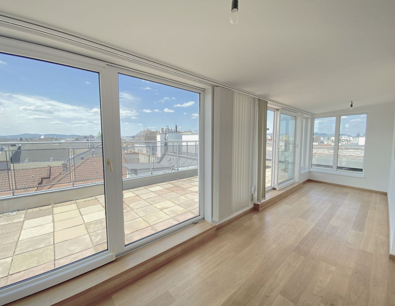 Lichtdurchflutete Dachgeschoß-Maisonette mit 2 Terrassen im Botschaftsviertel - zu kaufen in 1030 Wien