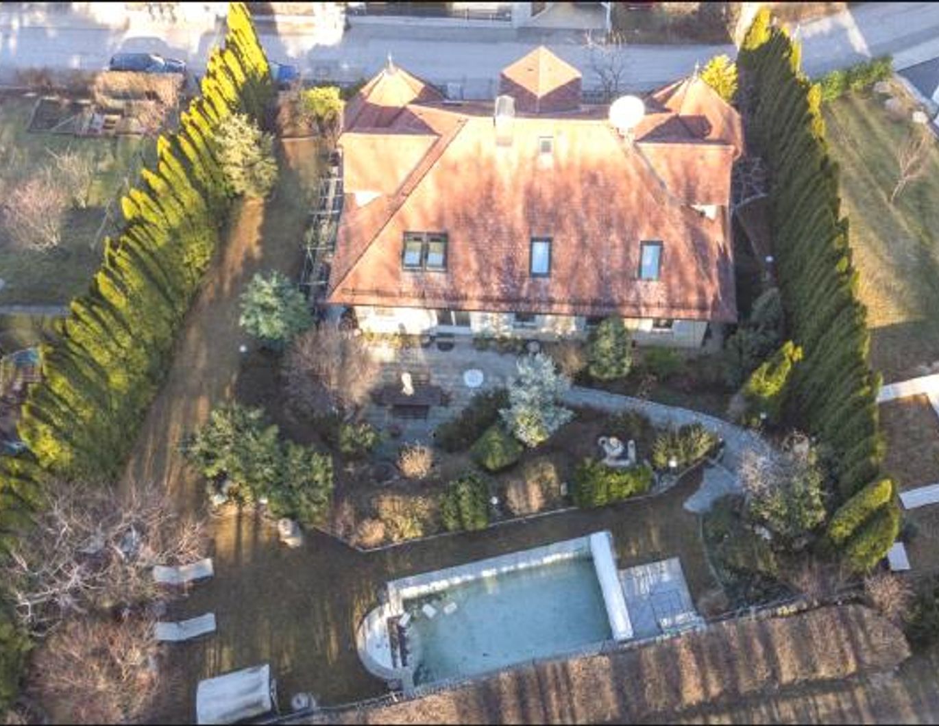 Durchatmen und Abschalten - Großzügige Familienvilla mit viel Platz und Ruhe mitten im Grünen