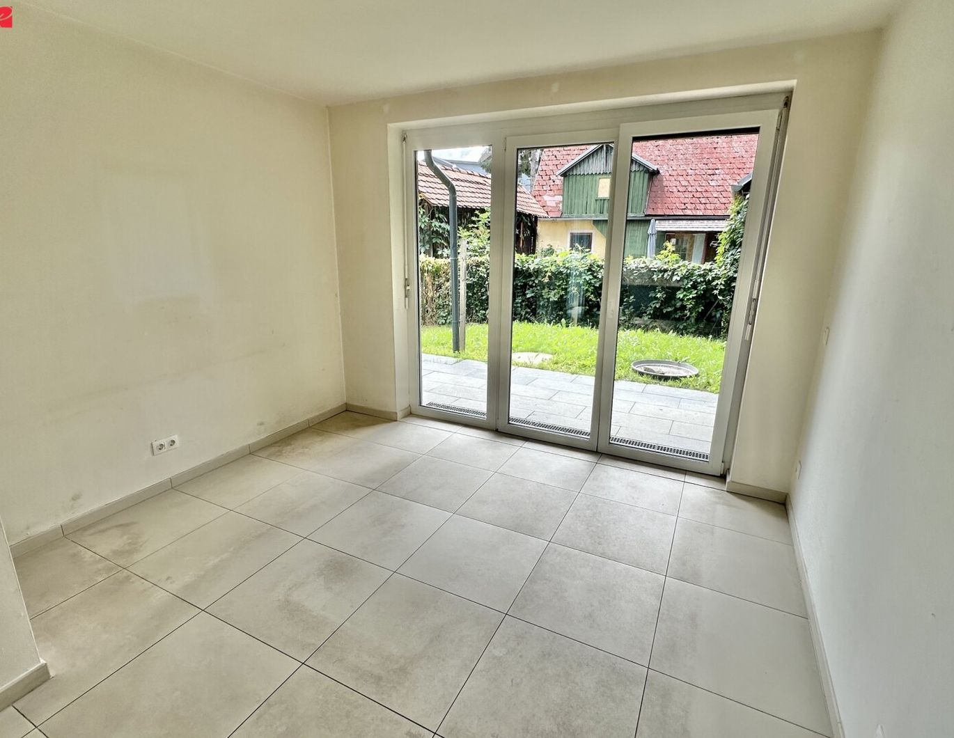 Helle Gartenwohnung mit TG-Parkplatz!