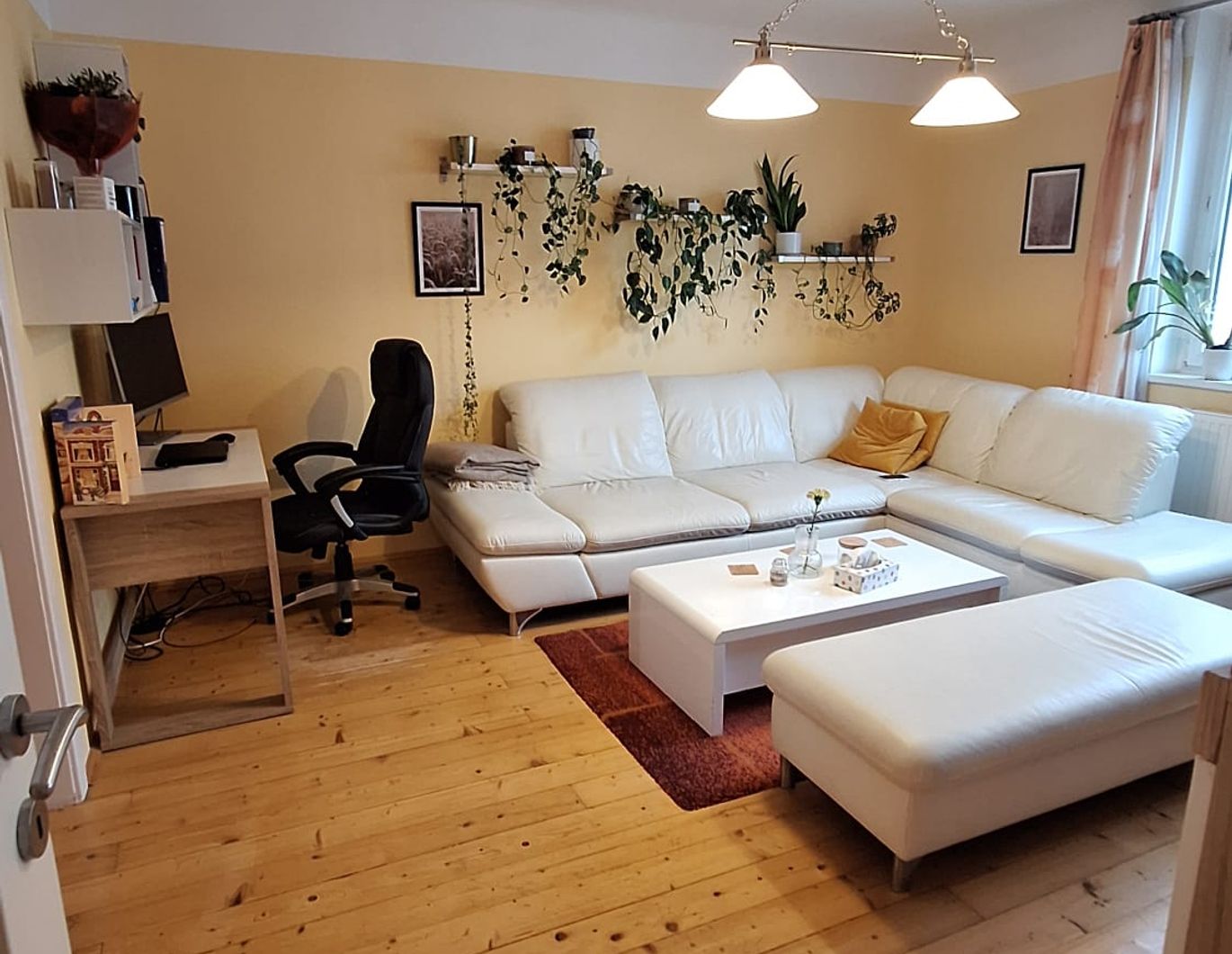 Möbelierte 2-Zimmer Wohnung in U-Bahn Nähe (5min)