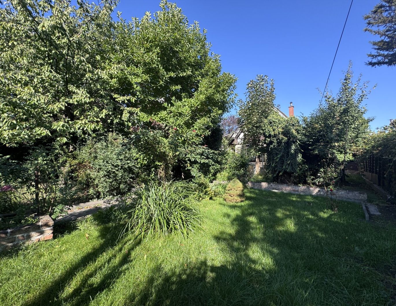 IHR RÜCKZUGSORT AN DER ALTEN DONAU - CHARMANTES HAUS AUF EIGENGRUND