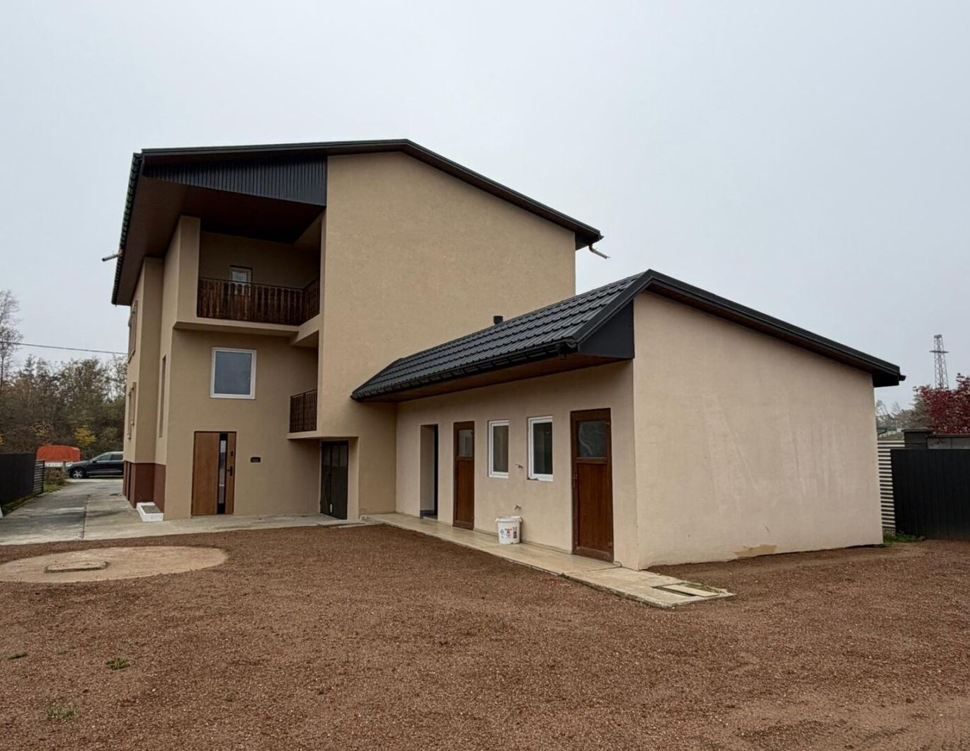 Frisch renoviertes Zweifamilienhaus in Straß