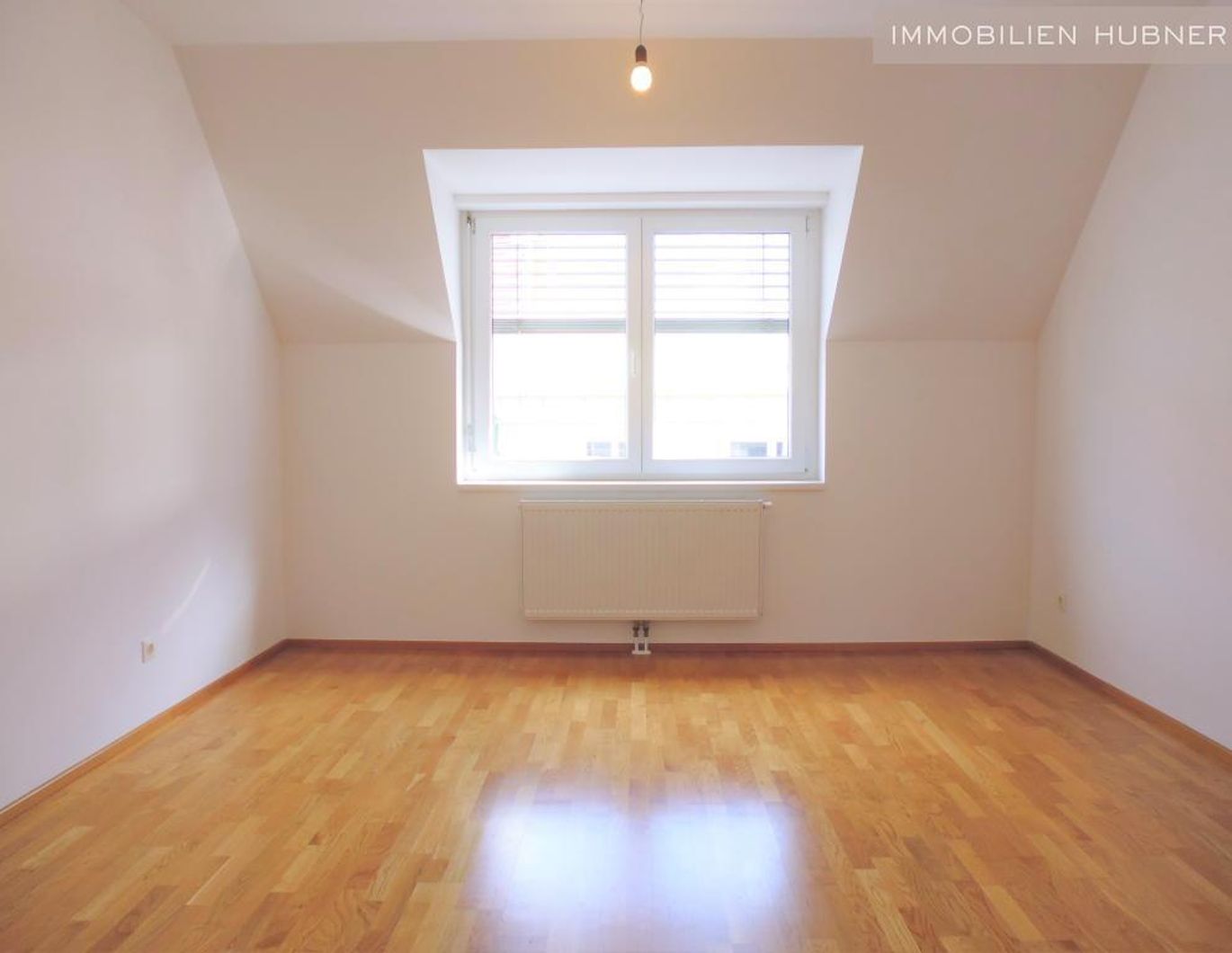 Ruhig und modern: Neubau-Wohnung mit Balkon