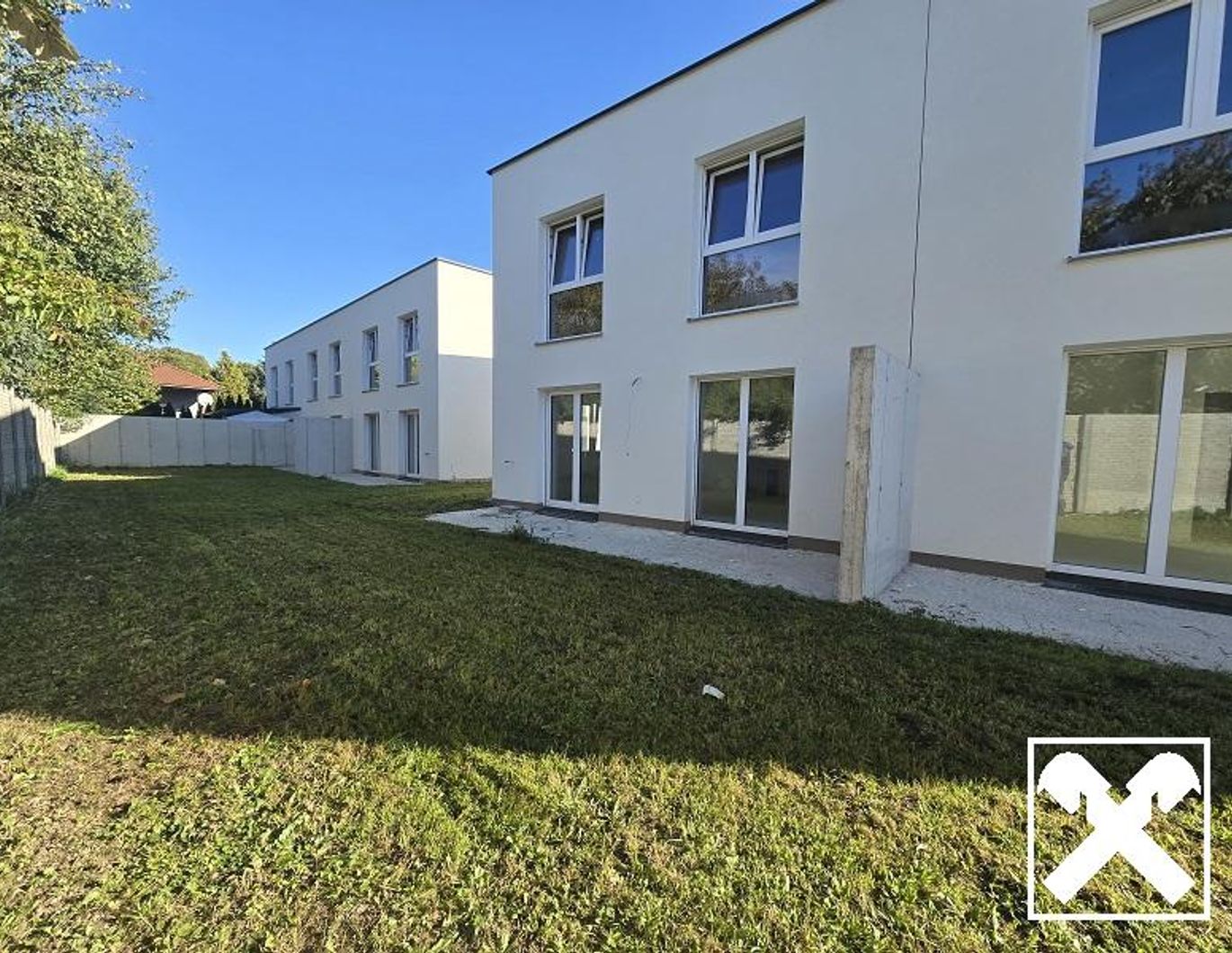 MODERN, MASSIV UND HOCHWERTIG VOM BAUMEISTER