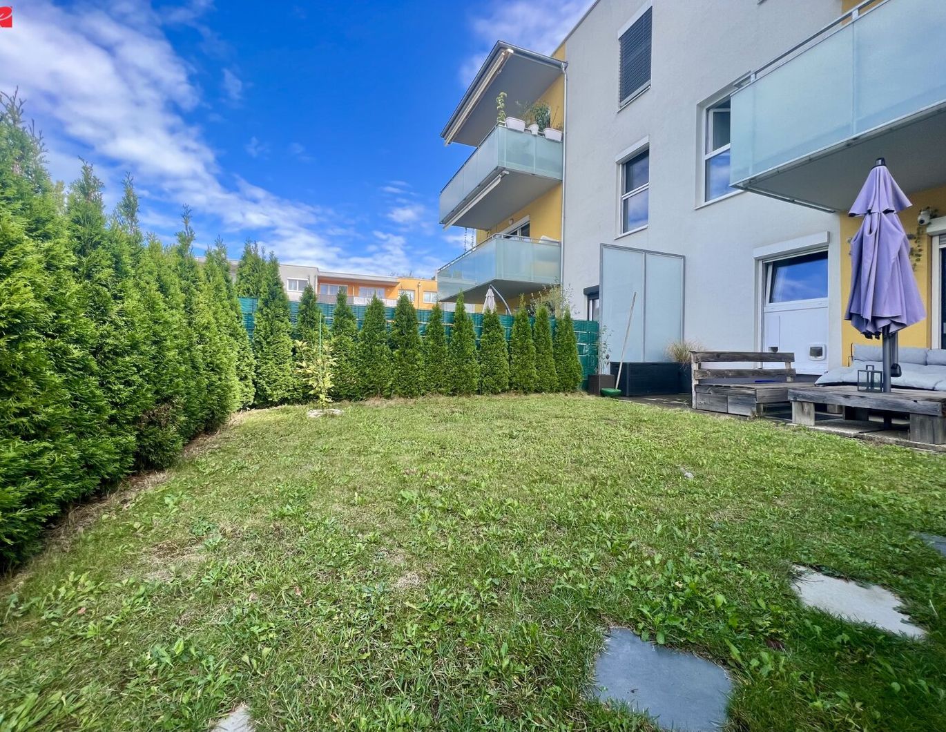 Neuwertige Gartenwohnung inkl. Tiefgaragenstellplatz!